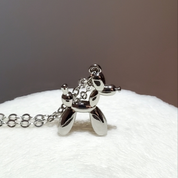 NEW Balloon Dog Silver Color Fashion Costume Necklace - Picture 1 of 3